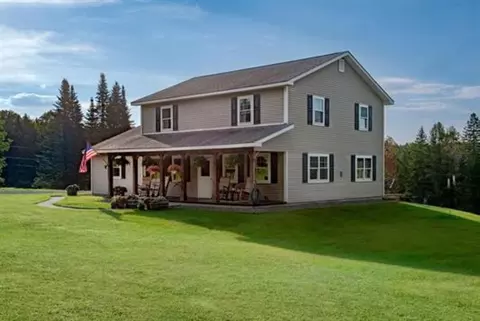 130 Center Rd, Hardwick, VT 05843