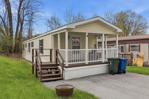 37 Penny Ln, Shelburne, VT 05482