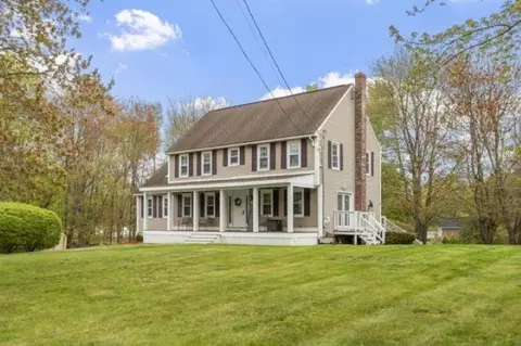 32 Amberwood Dr, Atkinson, NH 03811