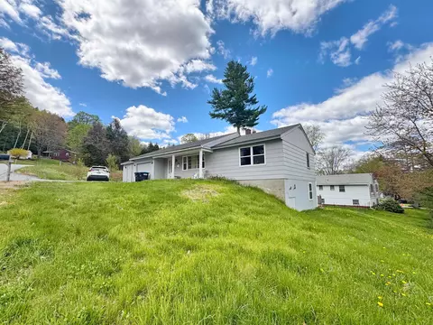 20 Edwin Ave, Claremont, NH 03743