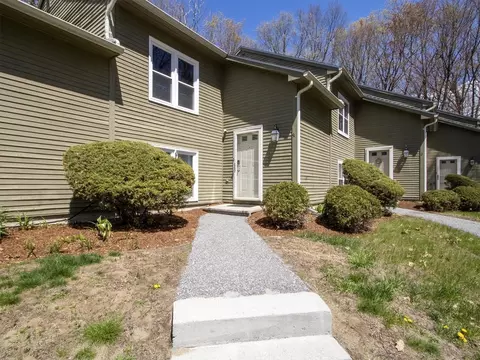 438 Oak Cir #4, Colchester, VT 05446