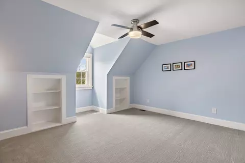 Bedroom - 95 Willowbrook Ave, Stratham, NH 03885 photo 5 of 6