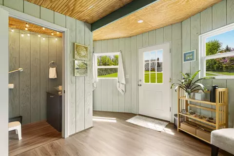 Entry Way - 95 Willowbrook Ave, Stratham, NH 03885 photo 4 of 4