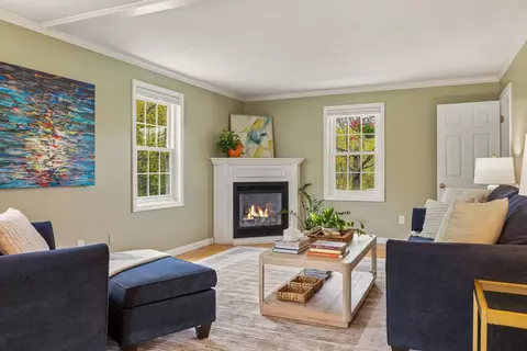 Living - 95 Willowbrook Ave, Stratham, NH 03885 photo 1 of 2