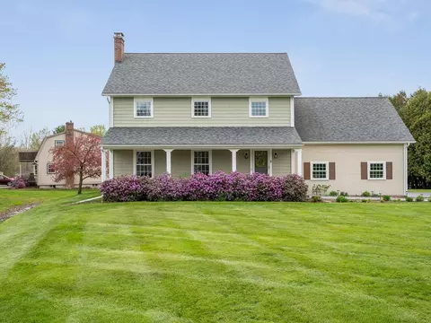 2 Iris St, Essex Junction, VT 05452