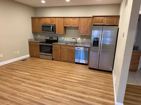 21 E Pearl St #2, Nashua, NH 03060