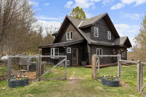 96 Deerfield Hills Rd, Morristown, VT 05661