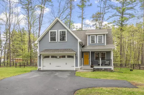 55 Mill Pond Rd, Epping, NH 03042