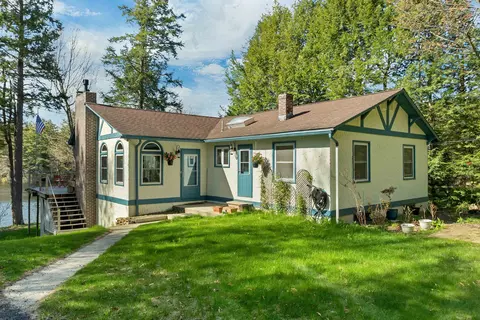 166 Red Gate Ln, Rindge, NH 03461
