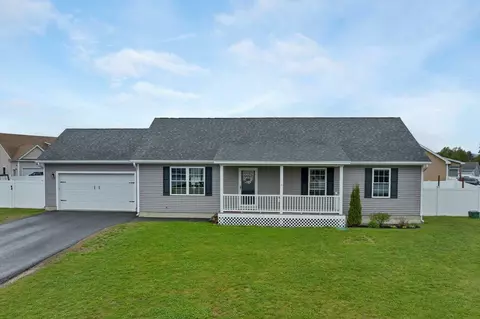 77 Rolling Hills Dr, Tilton, NH 03276