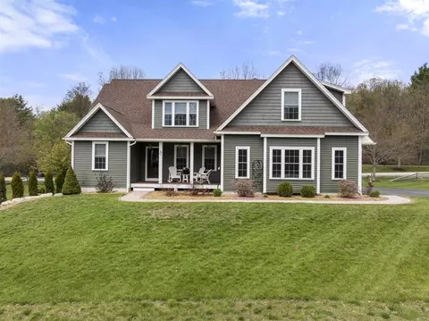 22 Darwin Pl, Laconia, NH 03246