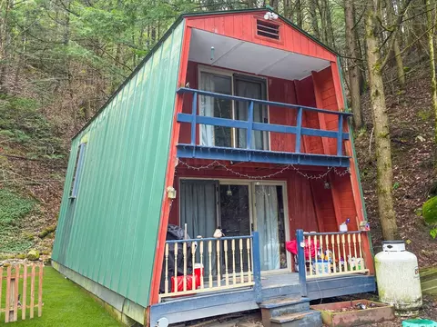 389 Dothan Rd, White River Junction, VT 05001