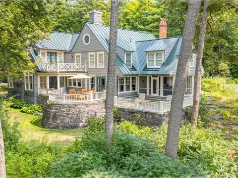 531 Kimball Dock Rd, Vergennes, VT 05491