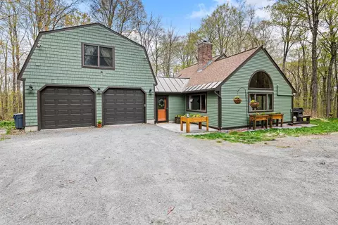 12 Hidden Ln, Enfield, NH 03748
