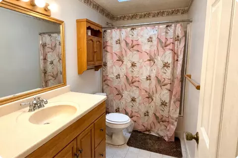 Bath - 3 Kerri Ln #A, Hooksett, NH 03106 photo 2 of 3