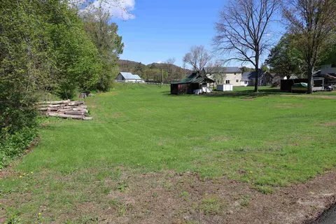 29 Mill St, Hartland, VT 05048