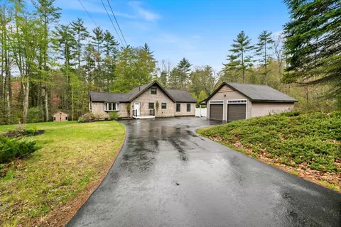 149 Pheasant Run Dr, Chester, NH 03036