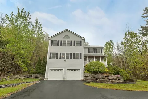 48 Deer Run Ln, Gilford, NH 03249