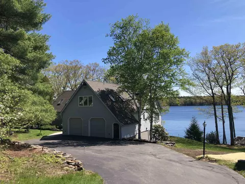 2 Blue Heron Ln, Deerfield, NH 03037