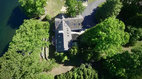 2 Blue Heron Ln, Deerfield, NH 03037