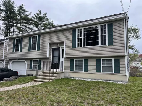 223 S Main St, Seabrook, NH 03874