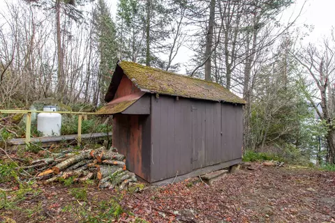 Exterior - 586 Cottage Rd, Canaan, VT 05903 photo 8 of 9