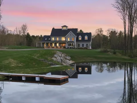 118 Brigham Hill Ln, Essex Junction, VT 05452
