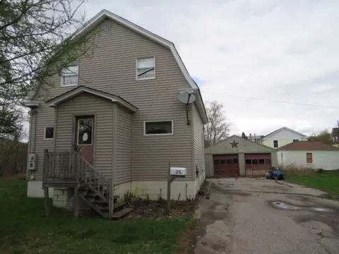 25 Turcotte St, Berlin, NH 03570