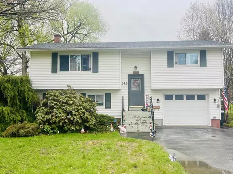 315 Jackson St, Newport, VT 05855