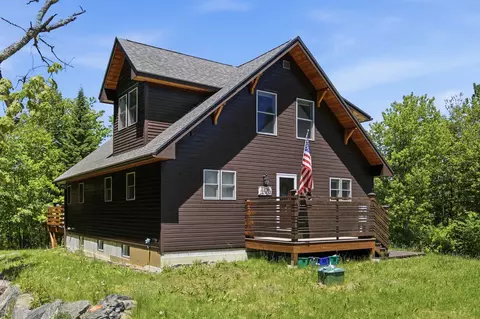 93 Elm St, Lancaster, NH 03584