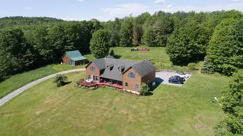 6095 Lake Rd, Newport, VT 05857