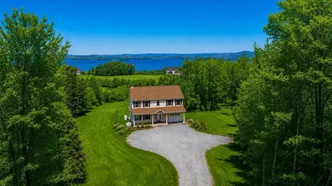 339 Gage Rd, Newport, VT 05857