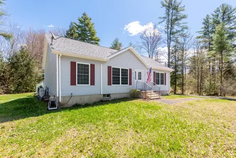 39 Winwood Dr, Barnstead, NH 03225