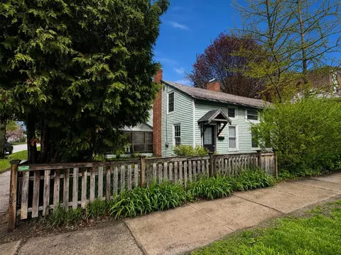 30-32 N Champlain St, Burlington, VT 05401