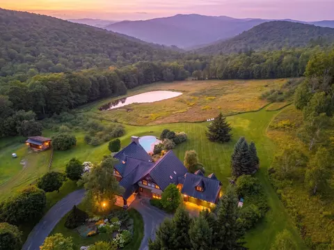 2358 Long Hill Rd, Woodstock, VT 05091