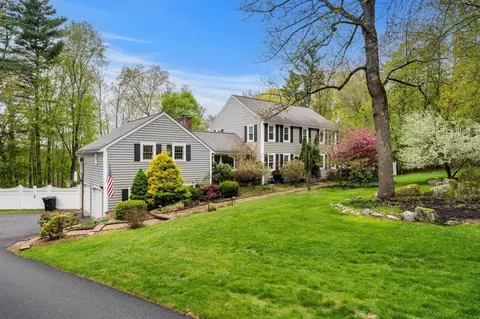 13 Birchwood Cir, Bedford, NH 03110