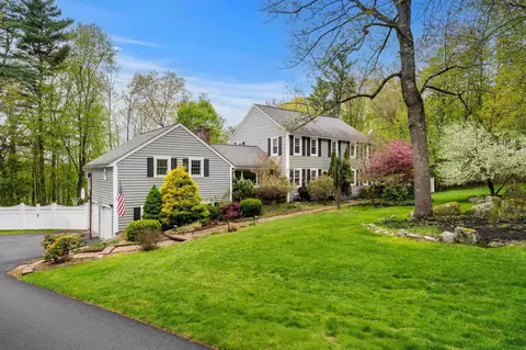 13 Birchwood Cir, Bedford, NH 03110