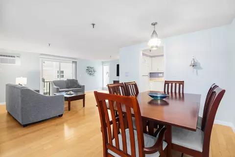 Dining - 407 Ocean Blvd #B2, Hampton, NH 03842 photo 1 of 3