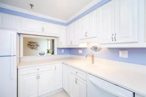 Kitchen - 407 Ocean Blvd #B2, Hampton, NH 03842 photo 1 of 2