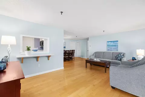 Living - 407 Ocean Blvd #B2, Hampton, NH 03842 photo 4 of 4
