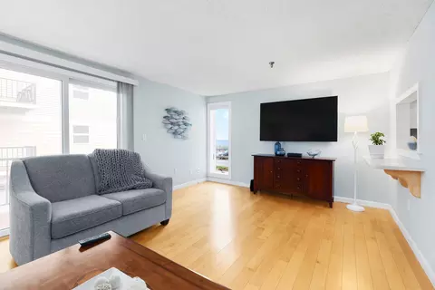 Living - 407 Ocean Blvd #B2, Hampton, NH 03842 photo 1 of 4