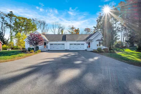 5 Sunset Ln #B, Brentwood, NH 03833