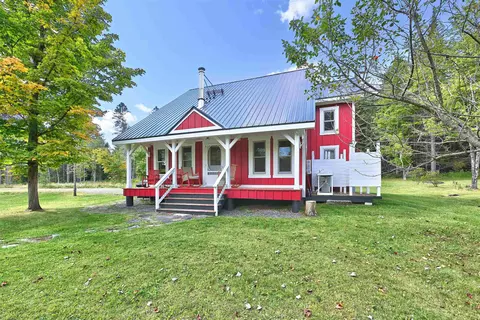 420 Steendom Ln, Lyndonville, VT 05851
