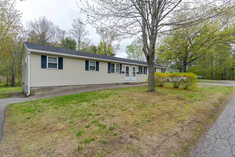 8 Patricia St, Somersworth, NH 03878