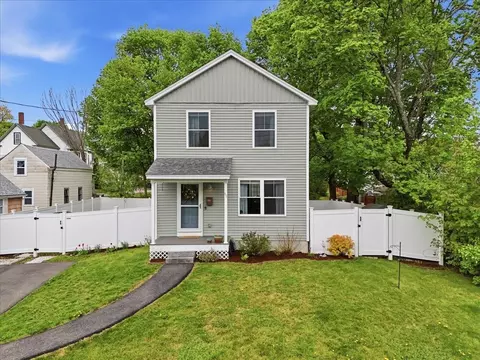 60 Pine St, Rochester, NH 03867