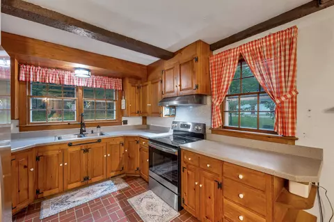 Kitchen - 119 Gerrish Rd, Webster, NH 03303 photo 1 of 3