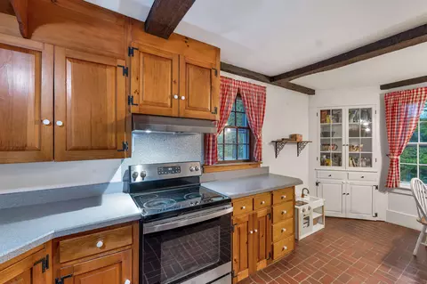 Kitchen - 119 Gerrish Rd, Webster, NH 03303 photo 3 of 3
