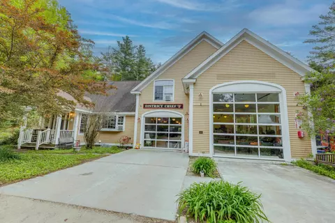 176 Amory Leland Dr, Thornton, NH 03285