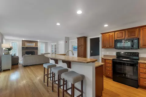 Kitchen - 6 Hancock Rd, Windham, NH 03087 photo 2 of 2