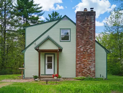 16 Depot St, New Boston, NH 03070